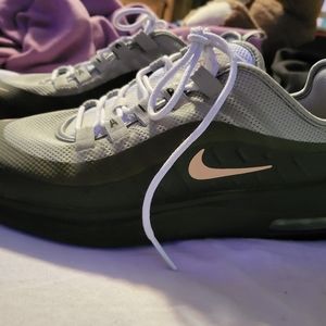 Nike Air Max Axis Grey Coral 8.5